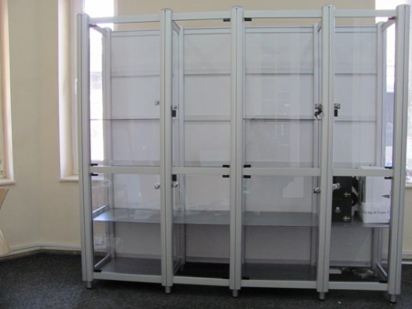 Raft mic 4 coloane 640 x 480