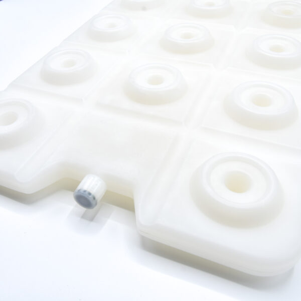 placa-cu-nuturi-baterie-de-caldura-incalzire-in-podea-lateral