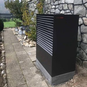 Pompă de caldură aer apa premium Rezidentială Kronoterm Unitate externă Adapt Negru lateral