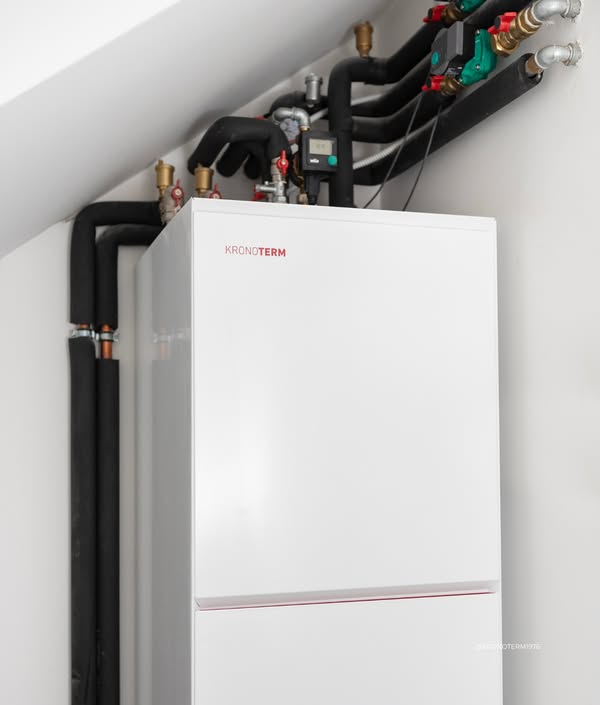 pompa de caldura aer apa compacta kronoterm hydro c2 incorporat in mobilier