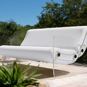 Canapea de terasa colectie KUUMO MW03 sezut si spatar albe laterale panouri PMMA transparente