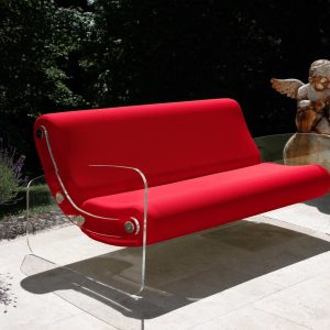 Canapea hotel colectie KUUMO MW03 perne rosii laterale panouri PMMA transparente
