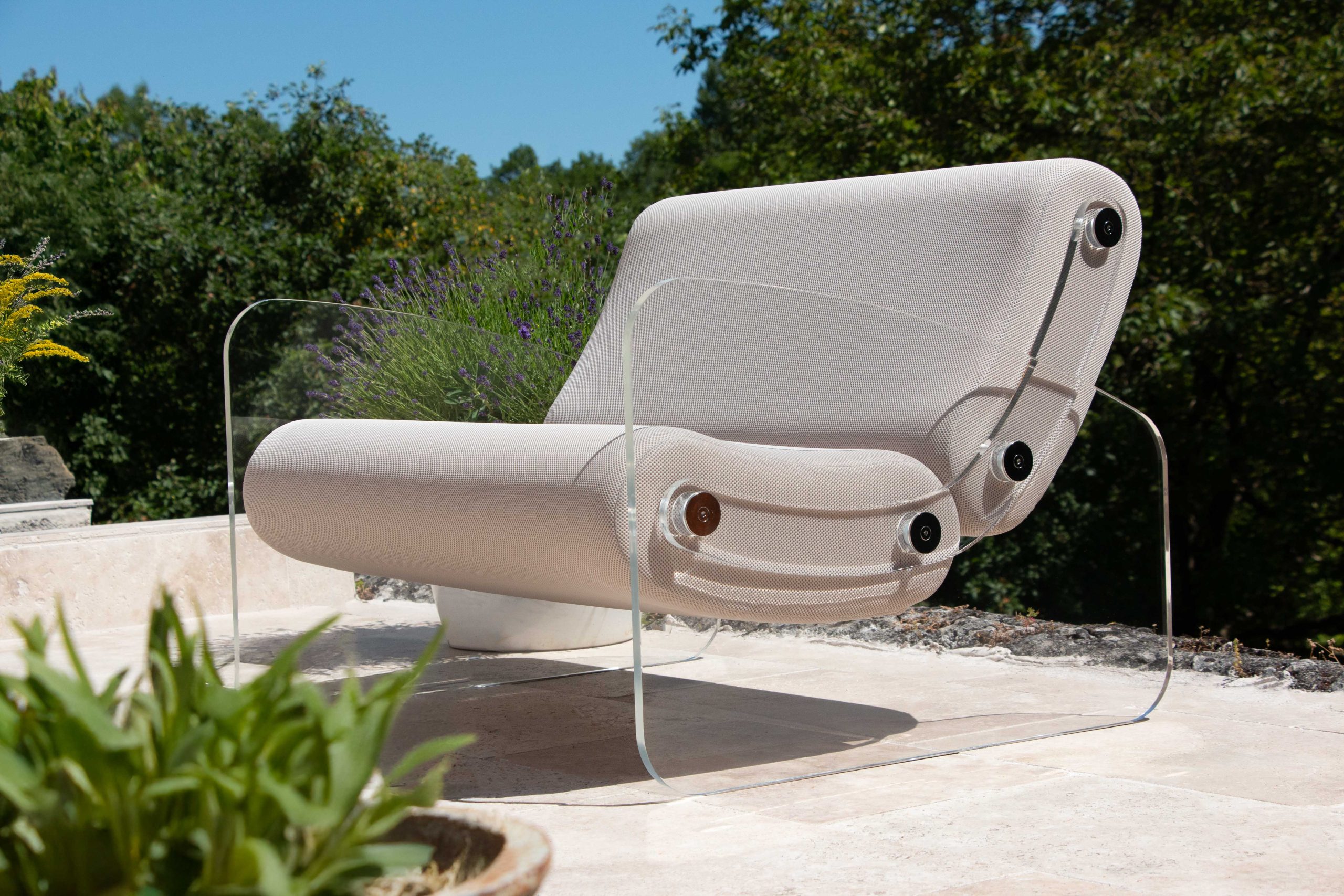 Fotoliu plaja❤️ colectie KUUMO MW03, sezut si spatar bej deschis, latime 70 cm, cotiere laterale, PMMA, panouri transparente